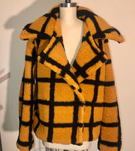 Load image into Gallery viewer, Teddy Bee Coat